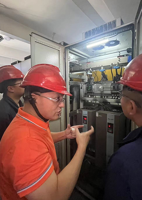我司技術(shù)團(tuán)隊(duì)赴電力控制系統(tǒng)，指導(dǎo)安裝調(diào)試