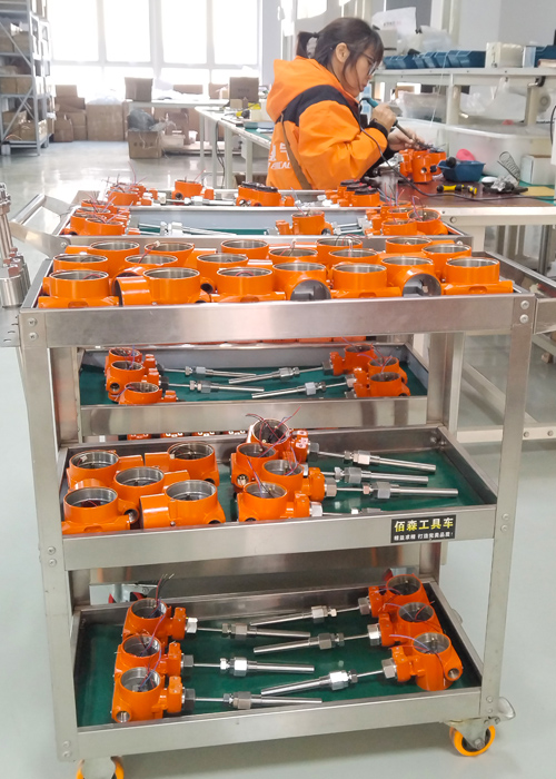 防爆型溫度變送器-生產(chǎn)一角